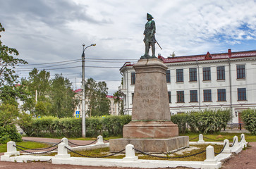 Fototapeta premium The monument to Peter the Great in Arkhangelsk, cast according to the model of sculptor Mark Antokolsky and installed in 1914