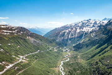 carreteras de altura en puertos de los alpes