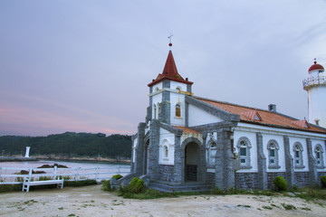 Fototapeta na wymiar Church near the sea