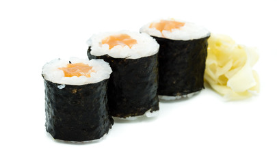 Maki Sushi Hoso maki-sushi isoliert freigestellt auf weißen Hintergrund, Freisteller