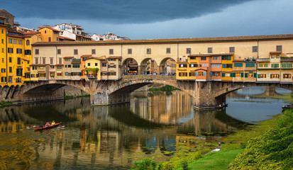 Fototapeta na wymiar Famous Ponte Vecchio bridge in Florence, Tuscany