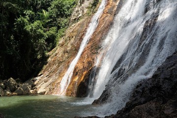 Ein Wasserfall auf Koh Samui insel in thailand 