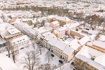 Fototapeta premium Verschneites Greifswald von oben im Winter