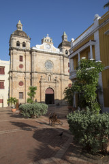 Fototapeta na wymiar View of colonial architecture and San Pedro Claver church in Cartagena, Colombia