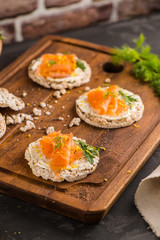 Smoked salmon on rice bread toasts