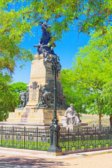 Obraz premium Monument to the Heroes of May 2 on Square The Queen Victoria Squ