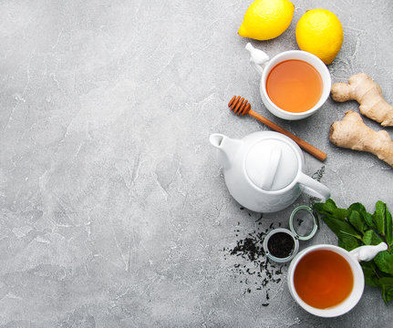 Tea with lemon and mint