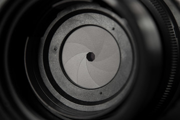 Lens aperture