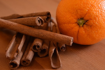 zimtstangen mit orange