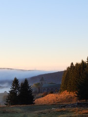 Paysage de brume en montagne