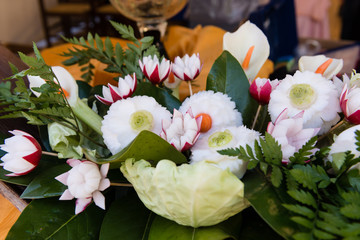 Arte in cucina, fiori di verdure, fuoco selettivo