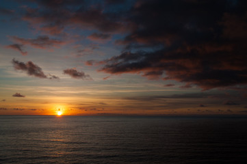 Naklejka na ściany i meble Sonnenuntergang vor Ponta do Sol