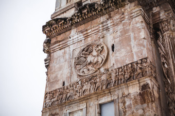 A lovely day of snow in Rome, Italy, 26th February 2018: a beautiful view of the Arch of Costantino near the Colosseum under the snow