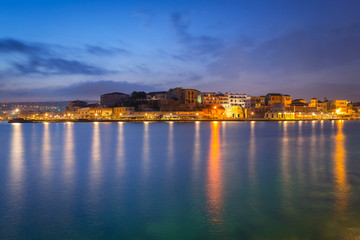 Obraz premium Architecture of Chania at night with Old Venetian port on Crete. Greece