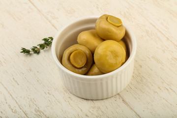 Marinated champignons