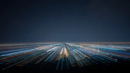 Nachtaufnahme vom Aussichtspunkt. Konzept für futuristischen Weltraumtunnel und digitale Stadt mit Warp-Effekt © Mongkol
