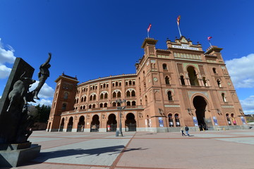 Obraz premium マドリッドの闘牛場と美術館