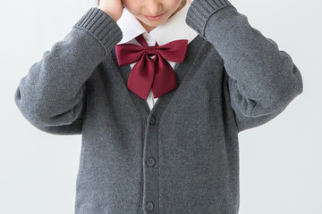 ショックを受ける女子学生
