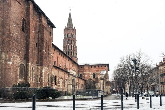Basilica of Saint-Sernin during snowfall, Toulouse, France