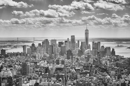 Fototapeta Black and white picture of the New York skyline, USA.