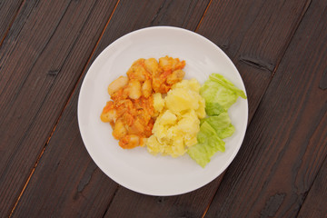 Beans with carrots and potatoes