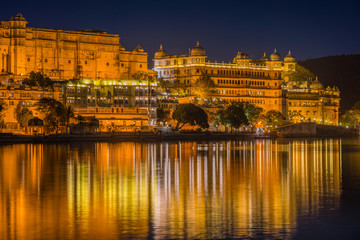 Fototapeta na wymiar Udaipur City Palace in Rajasthan is one of the major tourist attractions in India
