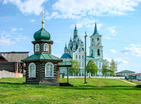 The wooden chapel of Spassky and the Transfiguration of the Savior. The village of Nizhnyaya Sinyachikha. Sverdlovsk region. Russia