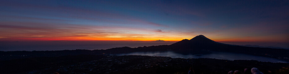 Fototapeta na wymiar Sunrise on the top of Mount Batur, Bali/Indonesia