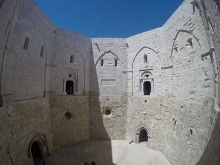 Fototapeta na wymiar castel del monte 
