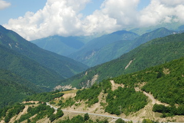 Fototapeta na wymiar Gruzja w drodze do Mestii