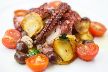 Grilled octopus with vegetables