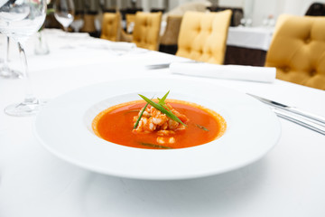Garlic soup with prawns