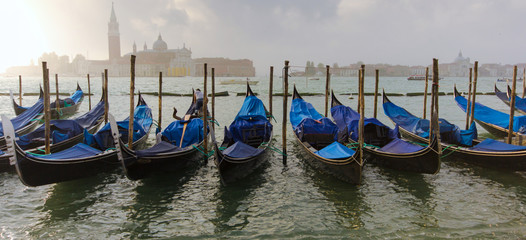 Fototapeta na wymiar Gondole a venezia