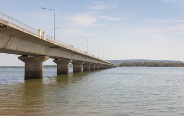 Fototapeta na wymiar Thep Sada Bridge The longest river bridge in the country.