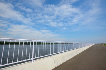 相模川河口の白いフェンス
青空に映える白いフェンスが印象的だった。