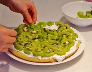果物がたくさんの手作りのパンケーキ