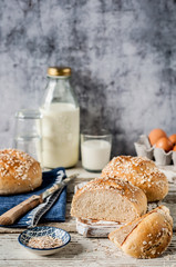 White Bread Buns with Rolled Oats