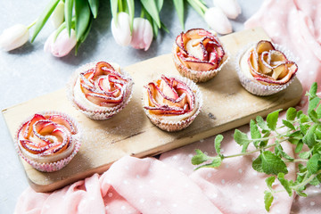 Jabłkowe różyczki © Agata