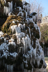 Fototapeta na wymiar Frozen fountain