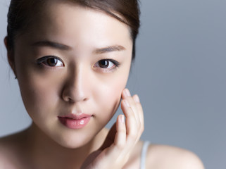 女性のスキンケアイメージ