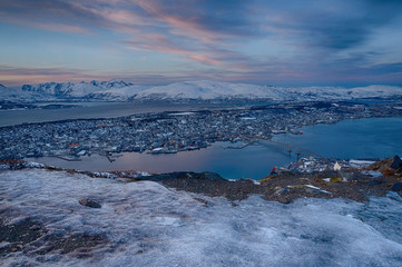 Die Stadt Tromso in Norwegen im Winter
