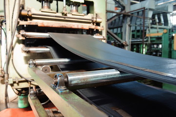 A Powerful Press for the Creation of Rubber Products from Rubber