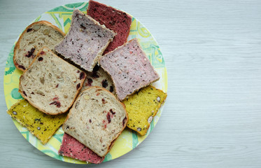 Many slides whole grain breads in the dish