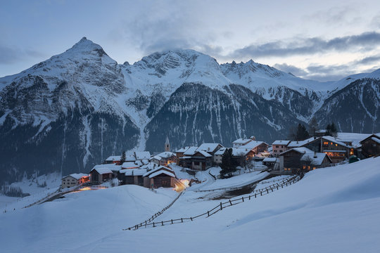 Bergdorf in der Schweiz