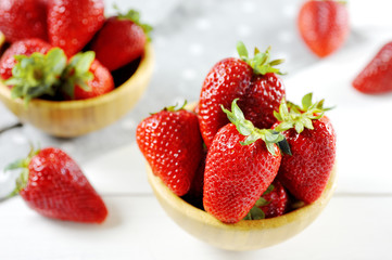 Closeup of deliciuos strawberries in a bowl