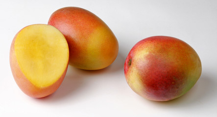 Fototapeta na wymiar mango fruits on white background