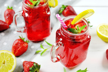 Strawberry drink with lemon