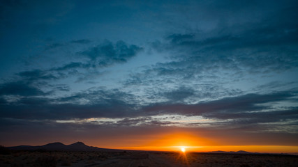 Fototapeta na wymiar Sunrise Deserts