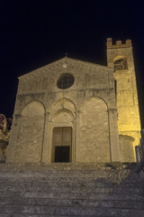 Fototapeta na wymiar Asciano, Siena, the old town by night