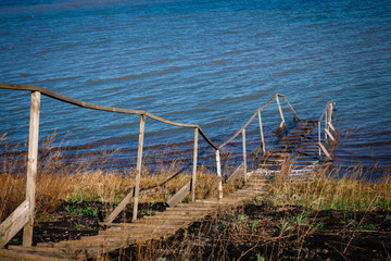 the descent to the water